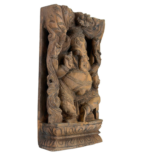 Antiek Indiaas houten paneel met afbeelding van Ganesha