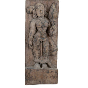 Antikes Tempelpaneel aus dem 18./19. Jahrhundert – Göttin Lakshmi (Sri Devi)