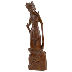 Handgeschnitzte balinesische Holzskulptur Dewa Dewi Sri – Mid-Century