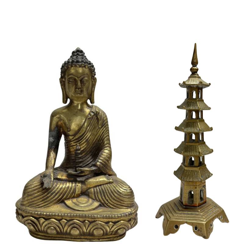 Chinesisches Bronze-Altarensemble mit Medizinbuddha und Zwillingspagodentürmen - 3-teilig
