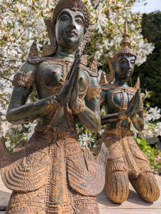 Thailändische Tempelwächter aus Bronze – kniendes Paar – Los 433