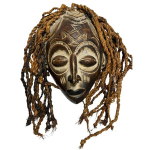 Wanddekoration Antike Chokwe Pwo Maske – Geflochtene Fasernfrisur – Kongo – ca. 1950