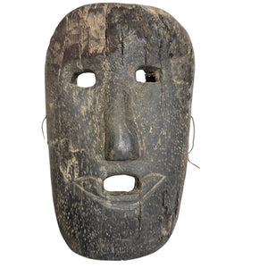 Wanddekoration Antike Breite Holz-Schamanenmaske – Geometrische Lippenschnitzerei – Himalaya-Region – 26 cm