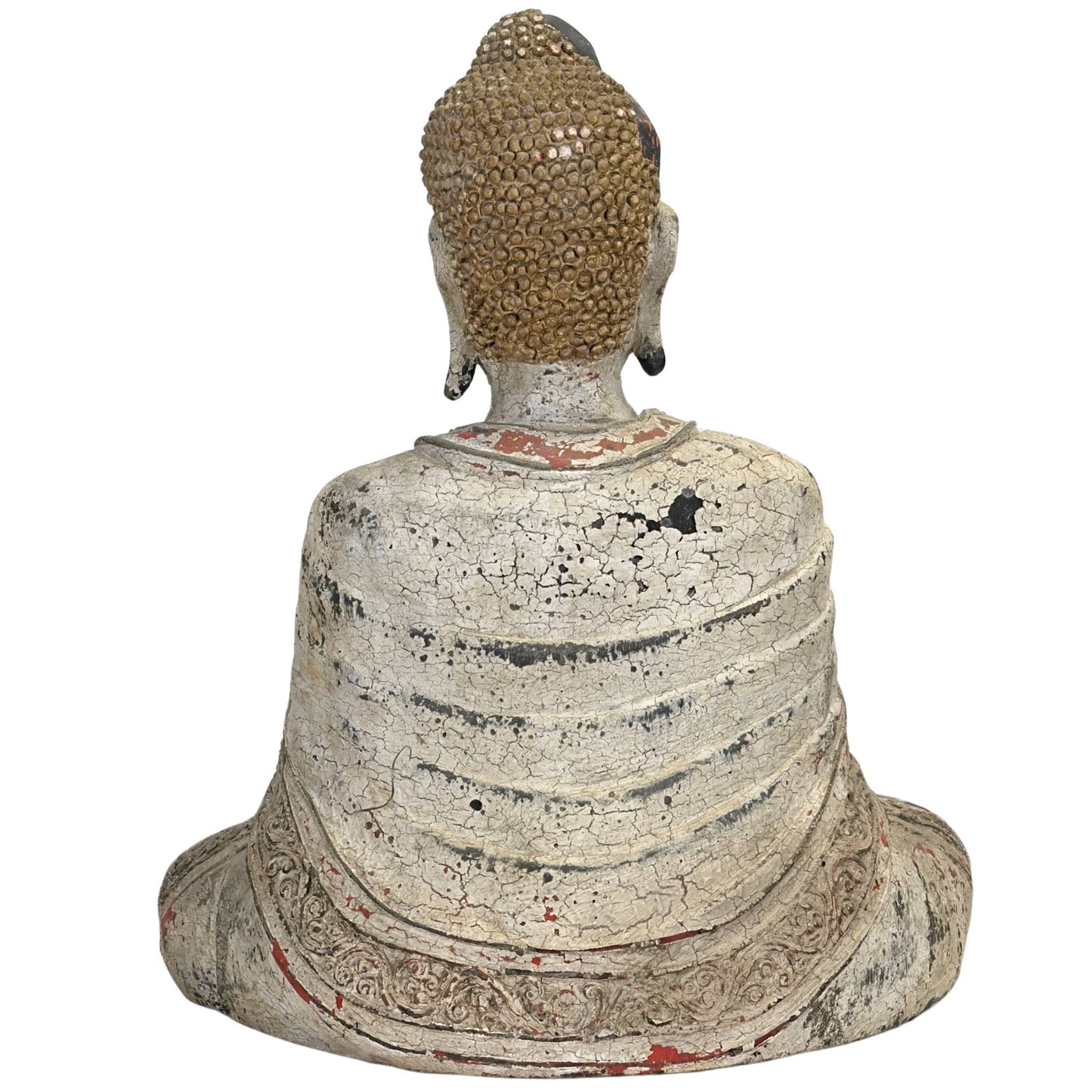 Rückseite des antiken hölzernen Buddha mit der originalen, verwitterten und rissigen Kreidegrundierung.