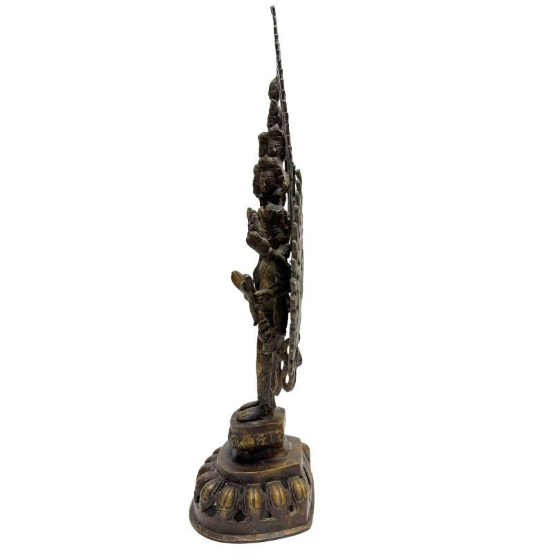 Bronzen Avalokiteshvara met gestapelde hoofden