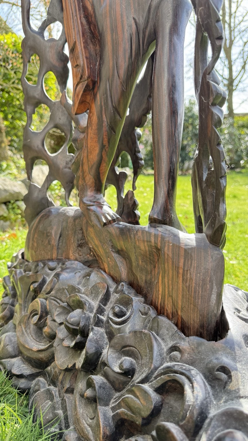Monumentale balinesische Coromandel-Statue – 137 cm – Pita-Maha-Stil