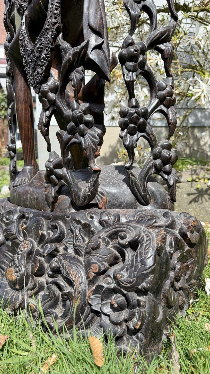 Monumentale balinesische Coromandel-Statue – 137 cm – Pita-Maha-Stil