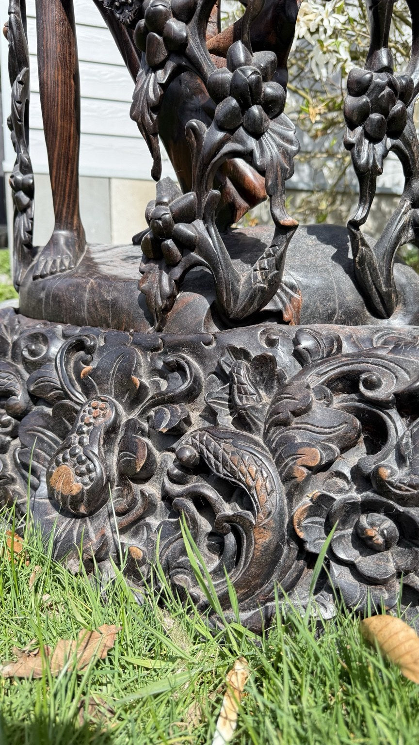 Monumentale balinesische Coromandel-Statue – 137 cm – Pita-Maha-Stil