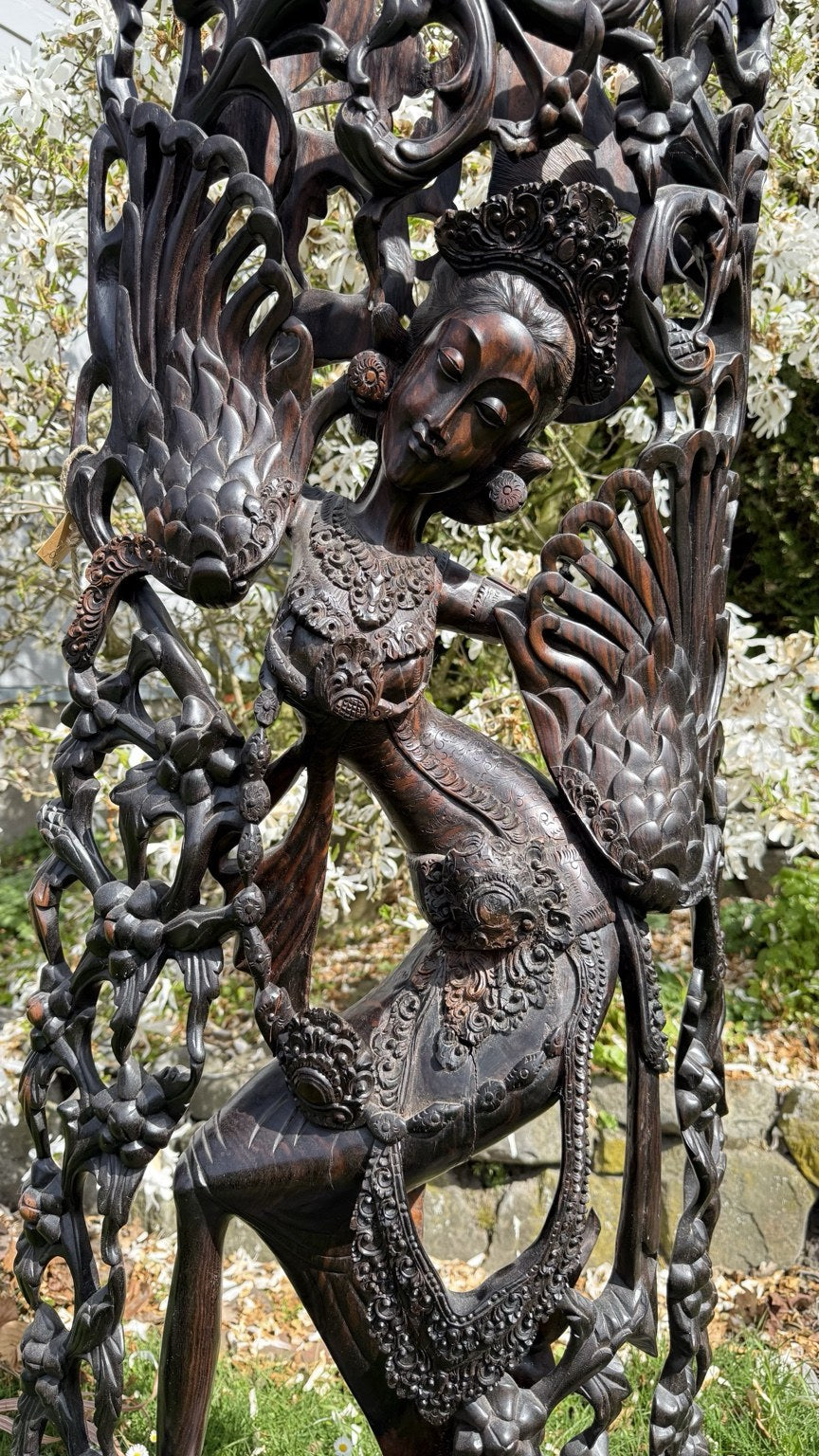 Monumentale balinesische Coromandel-Statue – 137 cm – Pita-Maha-Stil