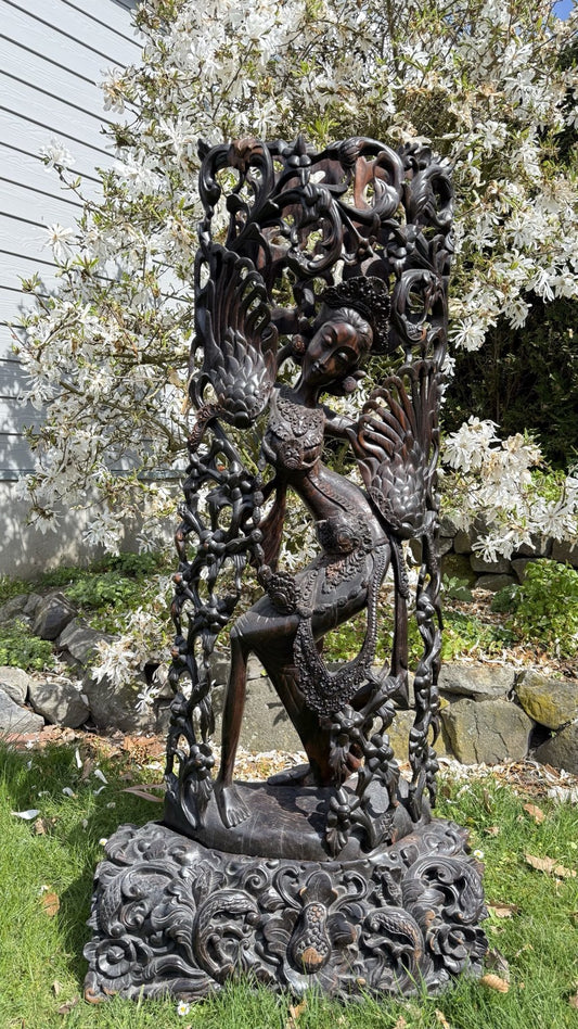 Monumentale balinesische Coromandel-Statue – 137 cm – Pita-Maha-Stil
