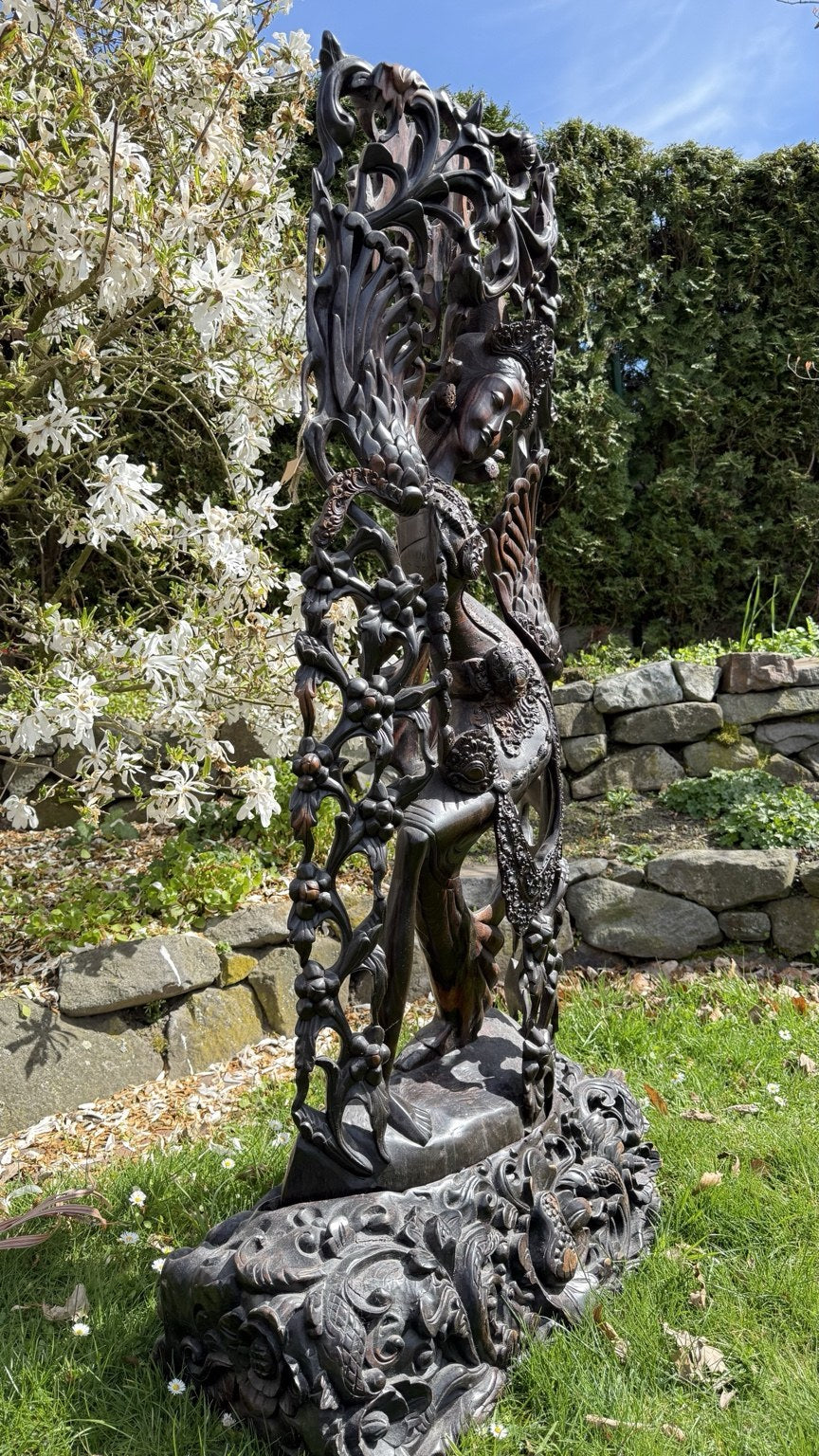 Monumentale balinesische Coromandel-Statue – 137 cm – Pita-Maha-Stil