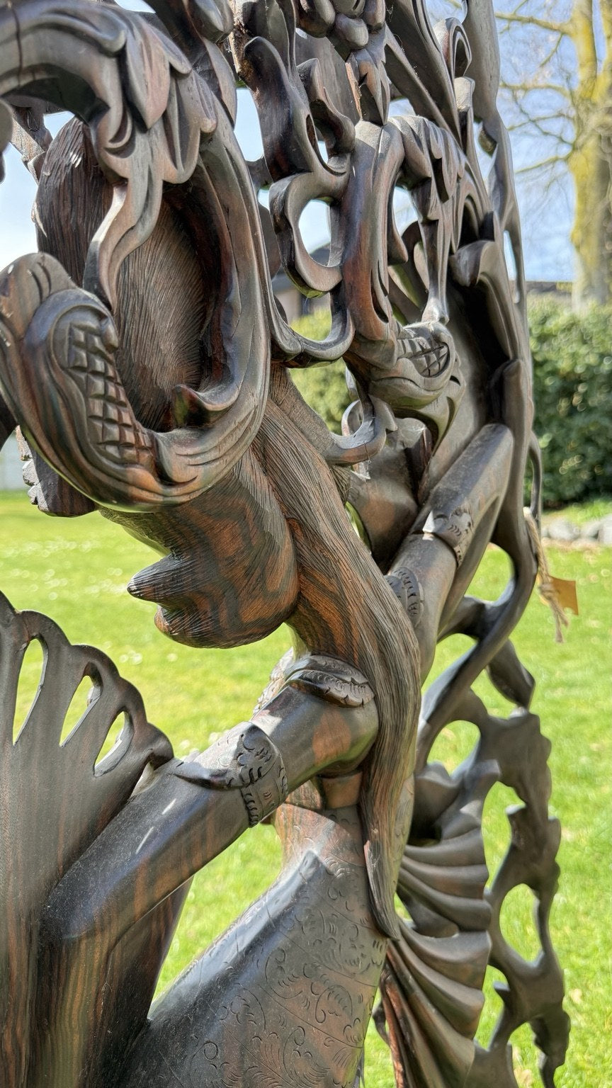 Monumentale balinesische Coromandel-Statue – 137 cm – Pita-Maha-Stil