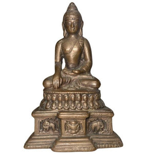 Antiker, massiver Reisealtar im Pala-Stil, Shakyamuni Buddha mit Elefanten und Makara – ca. 14.-16. Jahrhundert