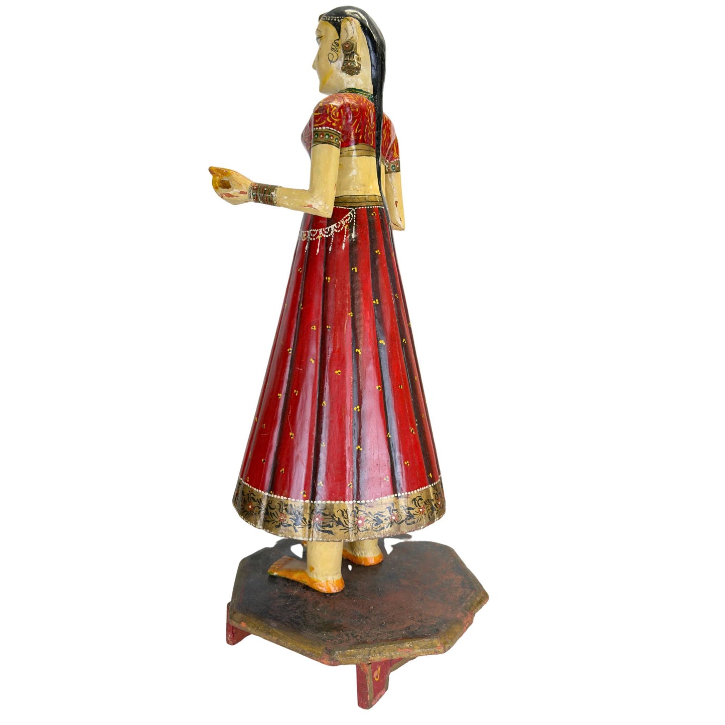Detail van Rajasthani bruid gezicht met grote amandelogen, rode lippen, bindi en zwarte geschilderde haren