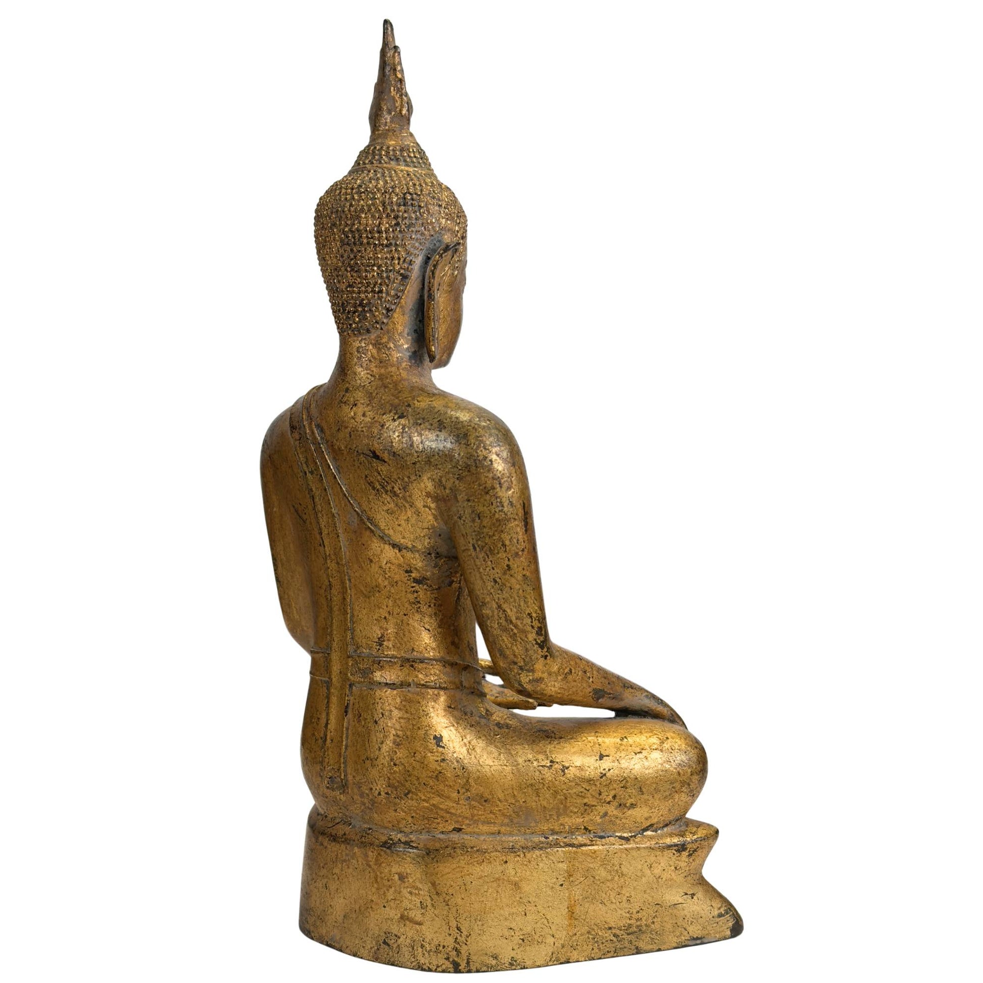 Seitenansicht der vergoldeten Buddha-Statue aus Bronze