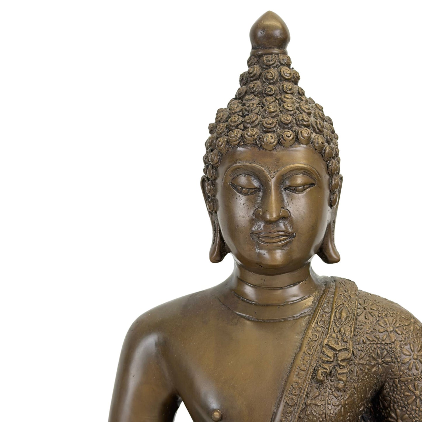 Detail van het serene gezicht en de klassieke Thaise stijlelementen