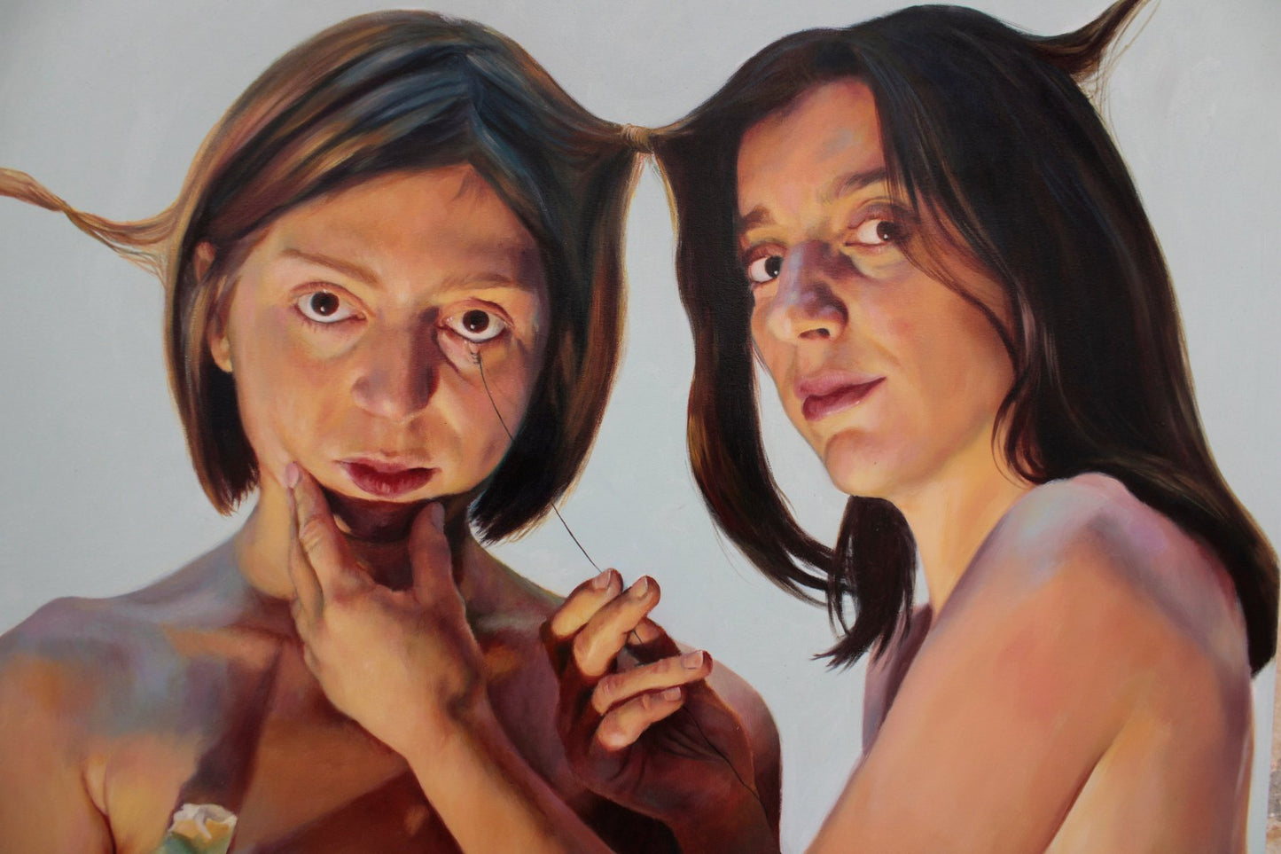schilderij twee naakte vrouwen intense interactie