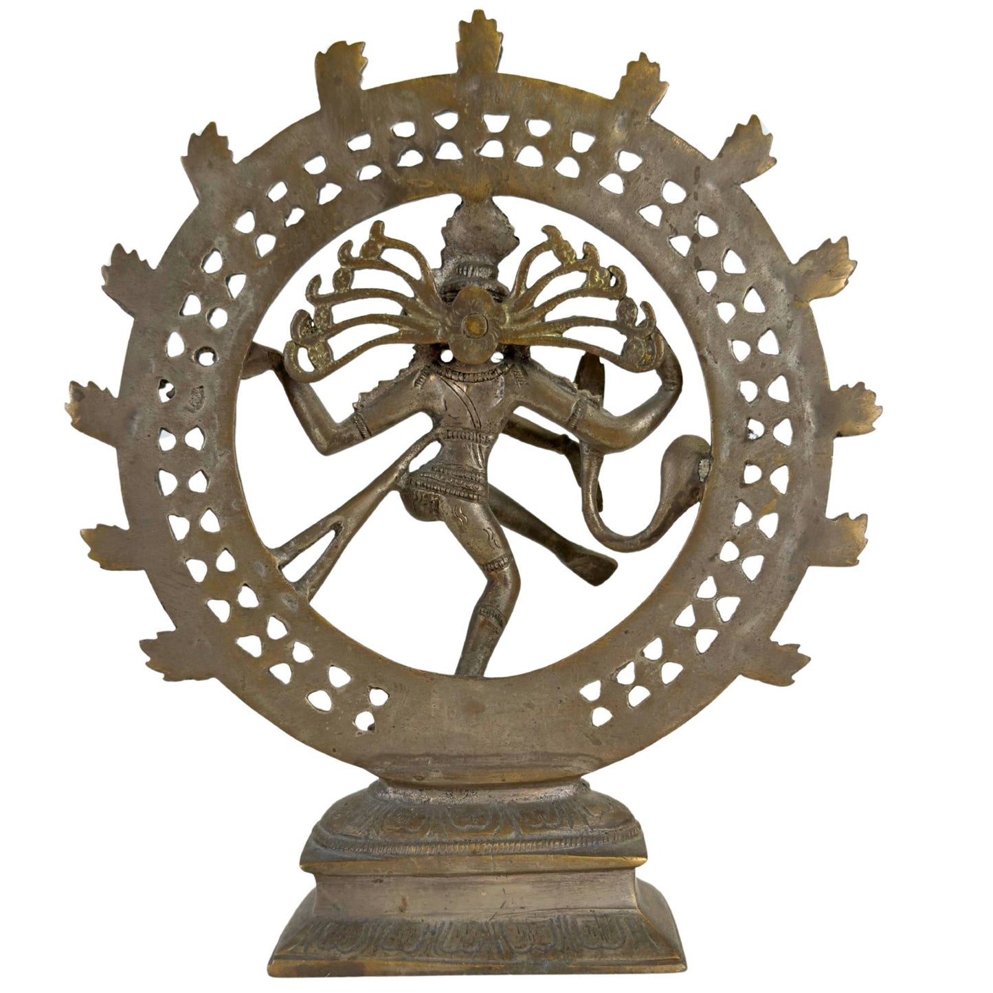 Oude bronzen Nataraja sculptuur met verfijnde details en sierlijke houding