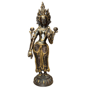Wichtige antike feuervergoldete Himalaya-Bronze, stehende Grüne Tara (Namgyalma/Syama Tara) – 18. Jahrhundert – 51 cm / 4,00 kg