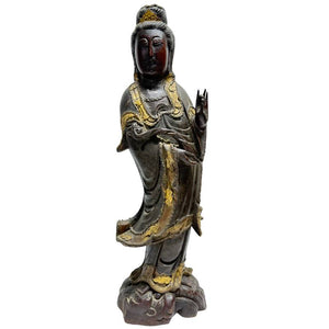 Stehende Guanyin (Avalokiteshvara) – Holzstatue mit Vergoldung, Qing-Zeit