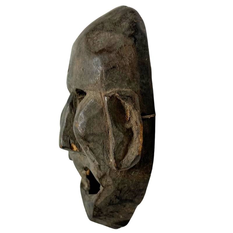 zeer oud en mooi masker voor aan de muur